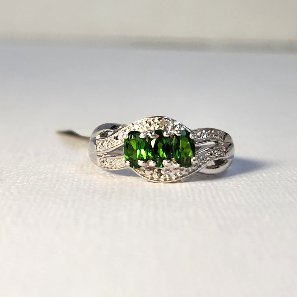 [SOLD LOCALLY] 925 Diopside Trilogy & Zircon Ring Sz 7 Petite Semi Vintage - Picture 2 of 12